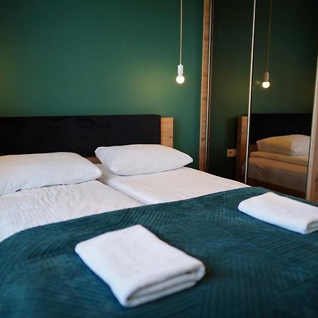 3 Rooms Apartment Podgorze Citybeat #3 Krakow Exterior photo
