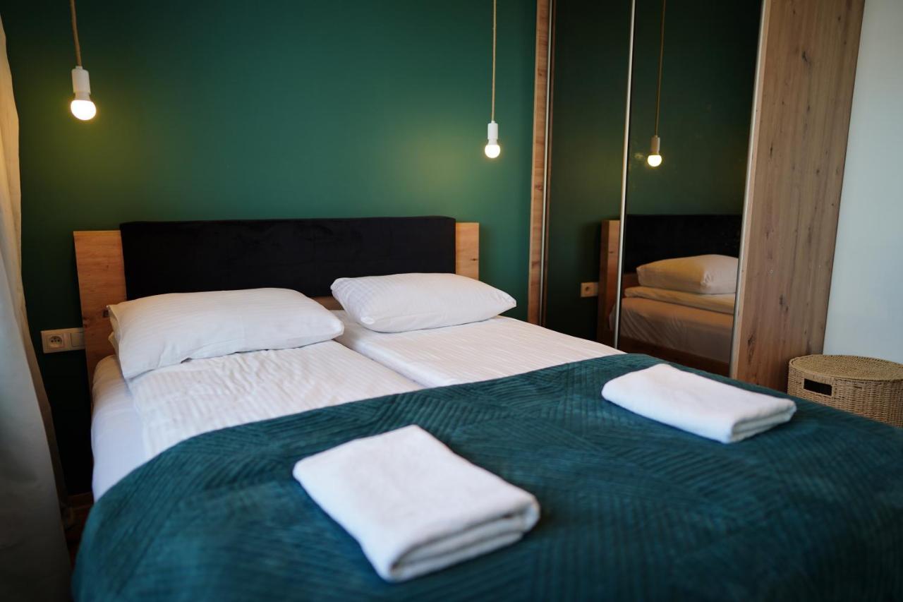 3 Rooms Apartment Podgorze Citybeat #3 Krakow Exterior photo